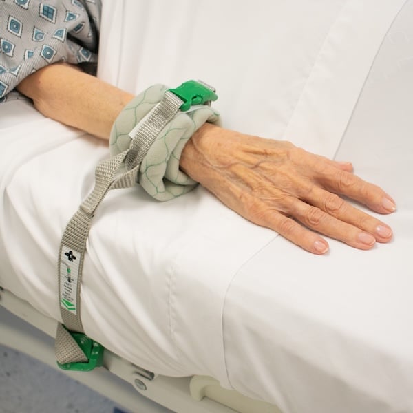posey-surehold-soft-limb-holder-2555ss-patient-restrained-11
